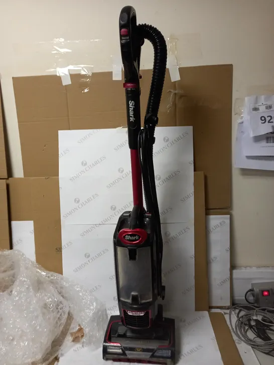 SHARK UPRIGHT VACUUM CLEANER 