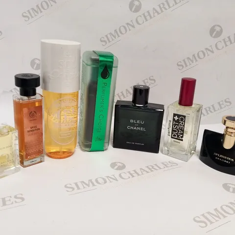 APPROXIMATELY 18 ASSORTED UNBOXED SCENTS AND FRAGRANCES TO INCLUDE; CHANEL, THE BODY SHOP, BVLGARI, PERFUMERS CHOICE AND ROJA