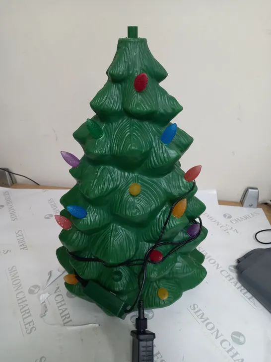 MR CHRISTMAS INDOOR OUTDOOR MOLDED CHRISTMAS TREE