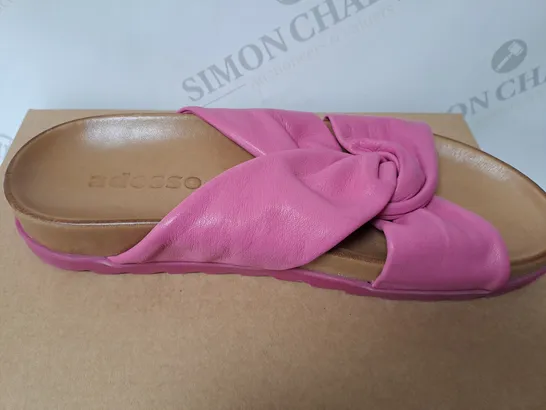 BOXED ADESSO SANDLES IN PINK SIZE 7 