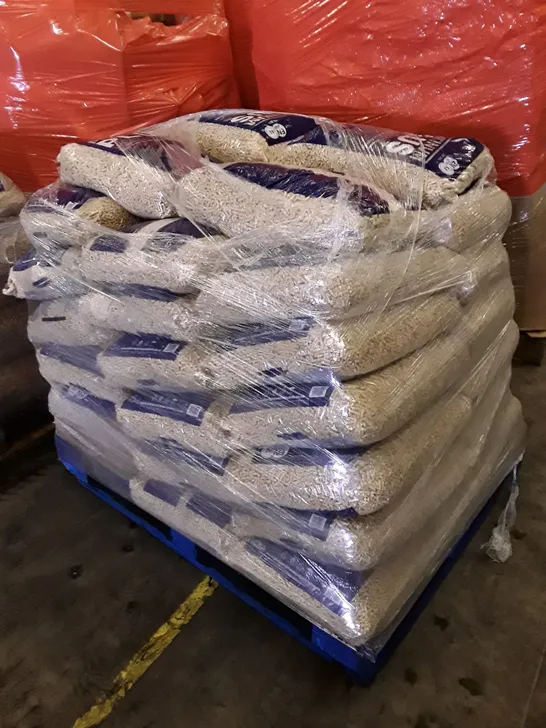 PALLET OF APPROXIMATELY 40 BAGS OF PLATINUM PLUS WOOD PELLETS