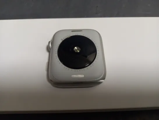 APPLE WATCH SE 44MM 