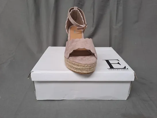 BOXED PAIR OF SHOES BY EMMA OPEN TOE WEDGE SANDALS UK SIZE 6