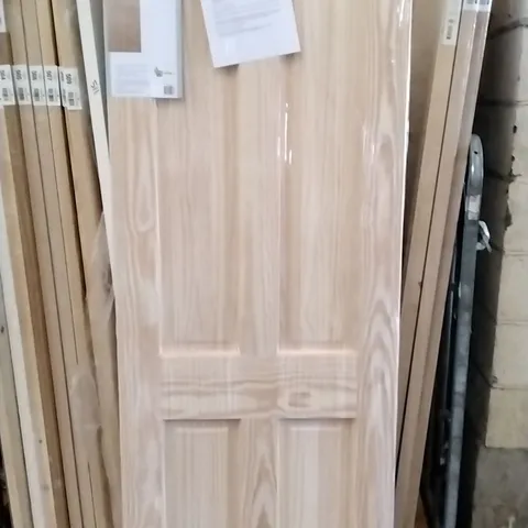 GEOM 4 PANEL CLEAR PINE INTERNAL DOOR 2040×726×40MM