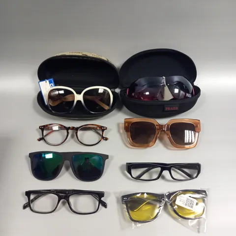 APPROXIMATELY 20 ASSORTED PRESCRIPTION/SUNGLASSES IN VARIOUS DESIGNS 
