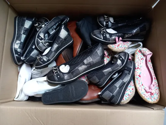 APPROXIMATELY 12 ASSORTED KIDS PAIRS OF SHOES IN VARIOUS COLOURS, STYLES, AND SIZES