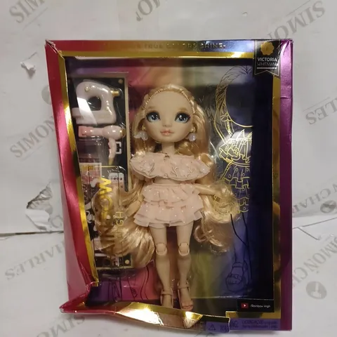 RAINBOW HIGH S23 FASHION DOLL - VICTORIA WHITMAN 