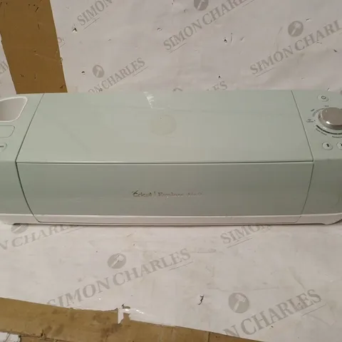 CRICUT EXPLORE AIR 2 CUTTING MACHINE