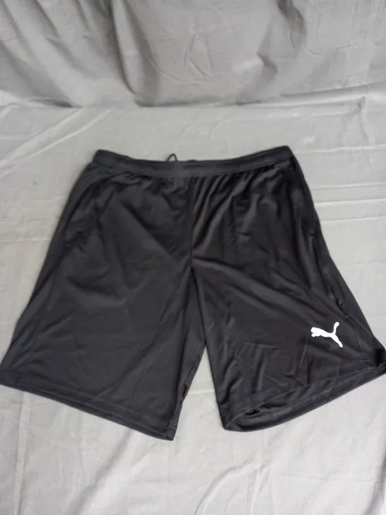 PUMA TRAINING SHORTS IN BLACK SIZE XL