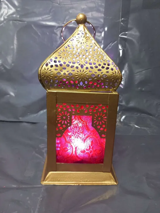 BOX OF APPROXIMATELY 18 DOORBUSTER - HANDMADE MOROCCAN STYLE LED LANTERN WITH GOLDEN FINISH (3XAAA BATTERY REQUIRED) - RED