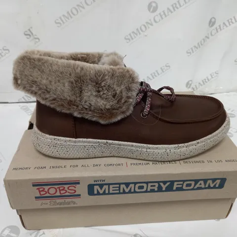 BOXED PAIR OF SKECHERS BOBS HANG GLIDER SHOES BROWN SIZE 5