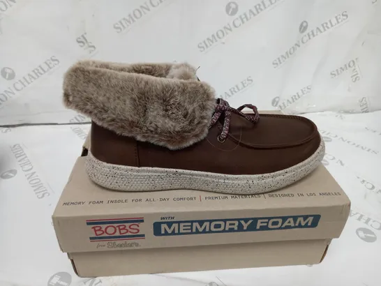 BOXED PAIR OF SKECHERS BOBS HANG GLIDER SHOES BROWN SIZE 5