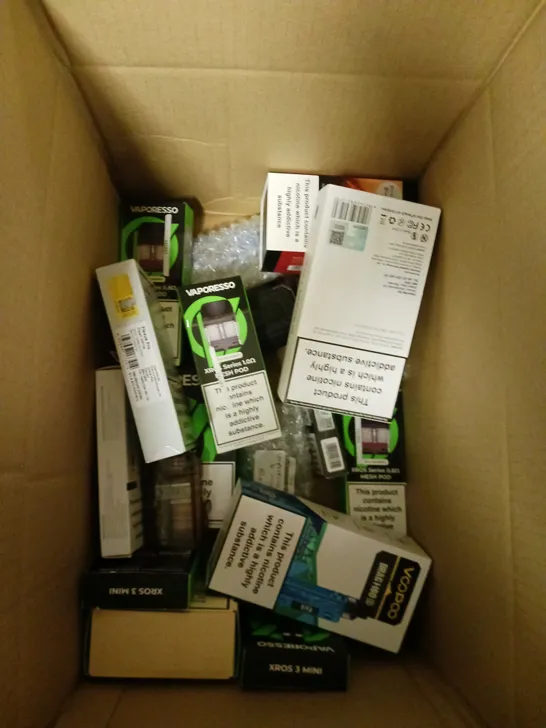 APPROXIMATELY 20 VAPES & E-CIGARETTES TO INCLUDE INNOKIN ENDURA T22 PRO, IJOY SHOGUN, VOOPOO DRAG X2 ETC