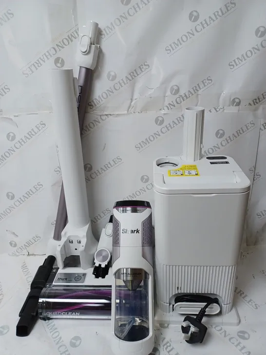 BOXED SHARK DETECT PRO 1.3L AUTO EMPTY VACUUM CLEANER IW3510UK