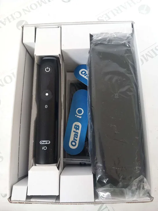 BOXED ORAL-B IO SERIES 6 ELECTRIC TOOTHBRUSH