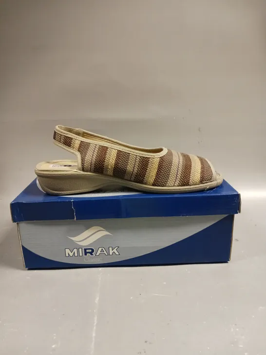 BOXED PAIR OF MIRAK CLASSIC OPEN TOE SLIP ON SANDLES IN BROWN - SIZE 7