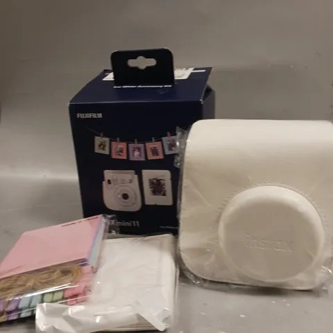 BOXED FUJIFILM INSTAX MINI 11 ACCESSORY PACK 