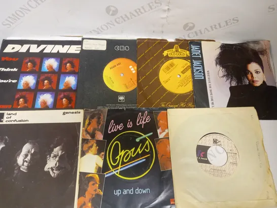 LOT OF APPROXIMATELY 20 VINYL SINGLES, TO INCLUDE JANET JACKSON, DIVINE, ADAM ANT, ETC