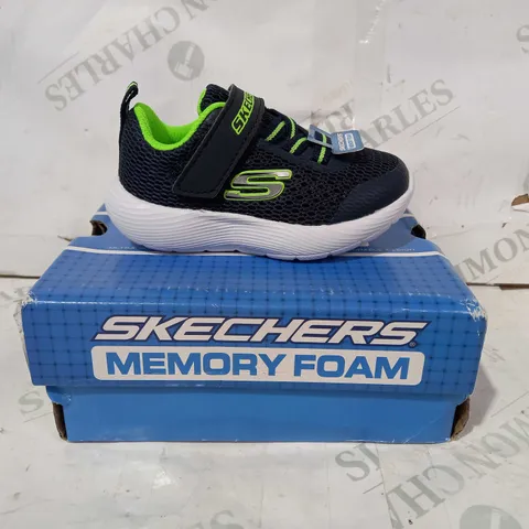 BOXED PAIR OF SKECHERS MEMORY FOAM KID'S SHOES IN NAVY/LIME UK SIZE 5