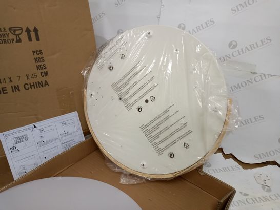 BOXED ROUND CREAM/WOOD DETAILED LIGHT FITTING