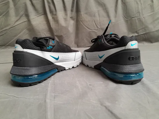 PAIR OF NIKE AIR TRAINERS SIZE UK7