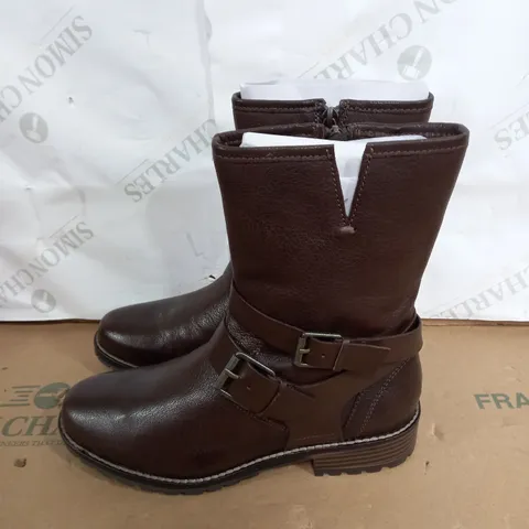 CLARKS CLARKWELL DARK BROWN BOOTS SIZE 5