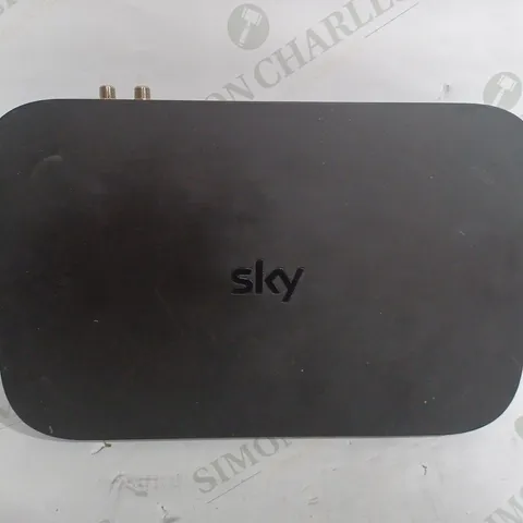 SKY Q BOX - ES130