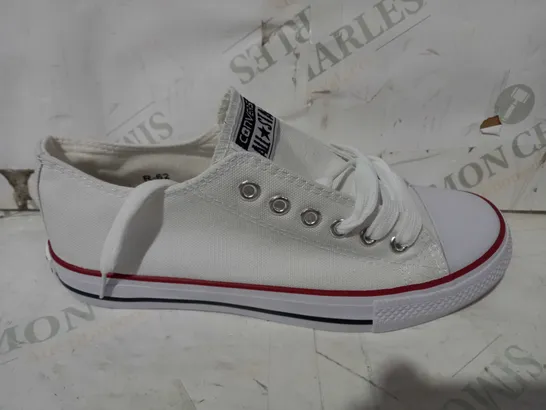 BOXED PAIR OF CONVERSE ALL STAR SHOES IN WHITE EU SIZE 37