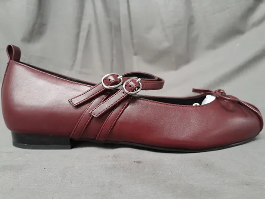 BOXED PAIR OF RAID WIDE FIT BALLET FLATS IN BURGUNDY UK SIZE 6