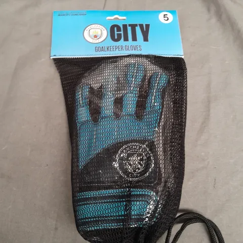 MANCHESTER CITY FC GOALKEEPER GLOVES SIZE 5 