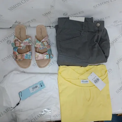 LOT OF APPROIX 13 ASSORTED CLOTHING & FOOTWEAR ITEMS TO INCLUDE - FIRETRAP CARGO SHORT - BLUE VANILLA BUTTON PACK & SHION WALK DOUBLE BUCKLE SANDAL