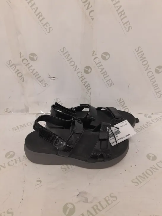 VIONIC BLACK STRAPPED SANDALS SIZE 6