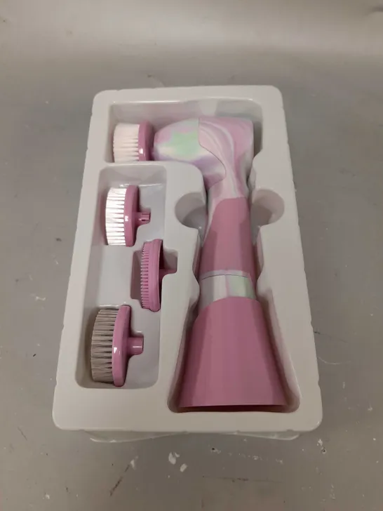 BLUSHLY CLEANSING & EXFOLIATING FACE BRUSH