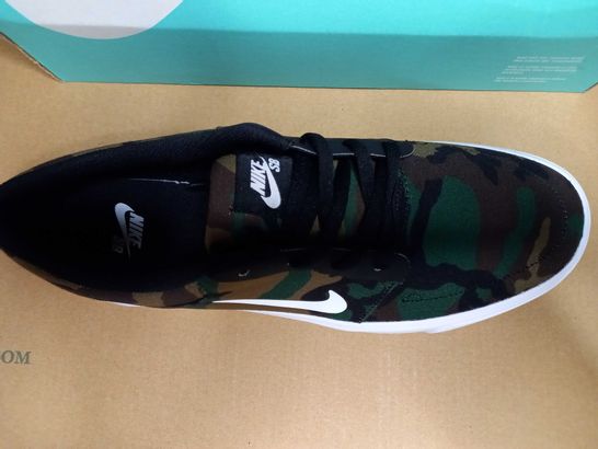 BOXED PAIR OF NIKE STYLE CAMO TRAINERS - SIZE 9