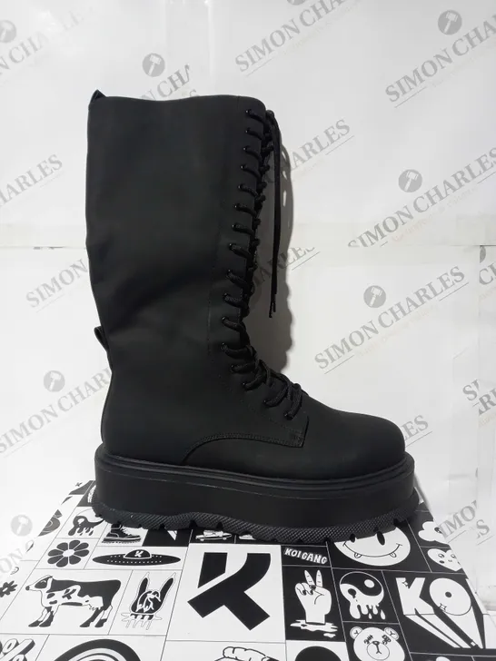 BRAND NEW BOXED PAIR OF KOI VEGAN PALANTIR MENS PLATFORM LACE UP BOOTS IN BLACK - UK SIZE 9 