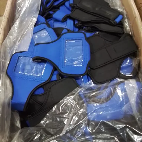 BOX CONTAINING LARGE NUMBER OF RUNNING KEY / CARD HOLDER ARMBANDS - BLUE