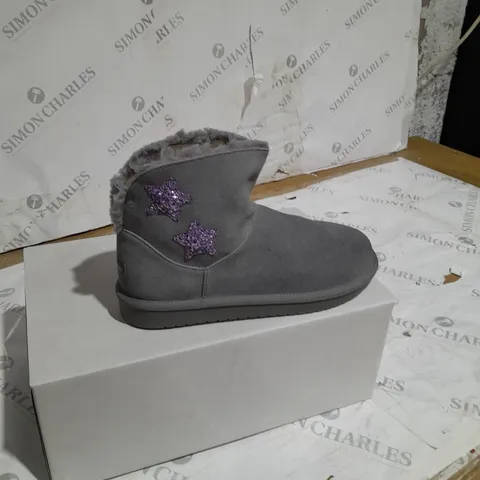 BOXED MODA IN PELLE KIDS STAR BOOT GREY SIZE 4 