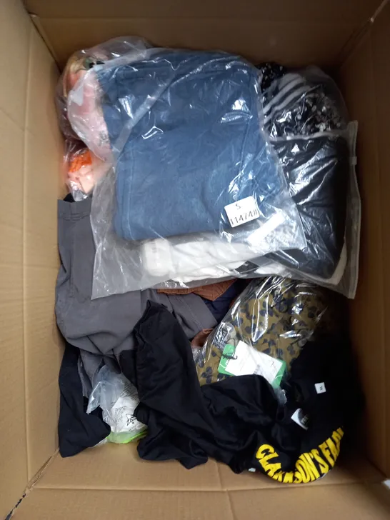 BOX OF APPROXIMATELY 25 ASSORTED CLOTHING ITEMS TO INCLUDE - TROUSERS, DRESSES, TOPS ETC