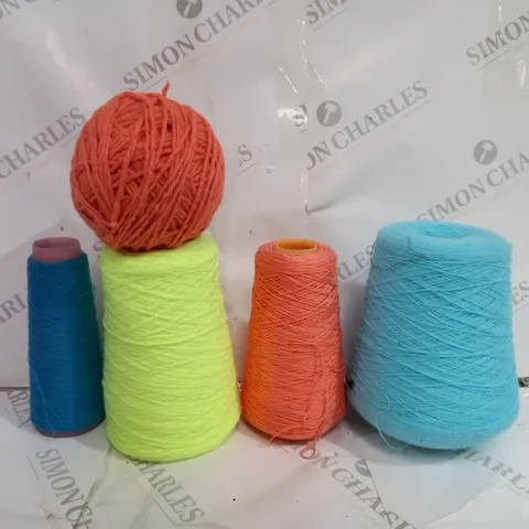 BOX OF ASSORTED KNITTED YARN IN VARIOUS COLOUR 