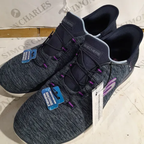 SKETCHERS RUNNING SHOES SIZE 7