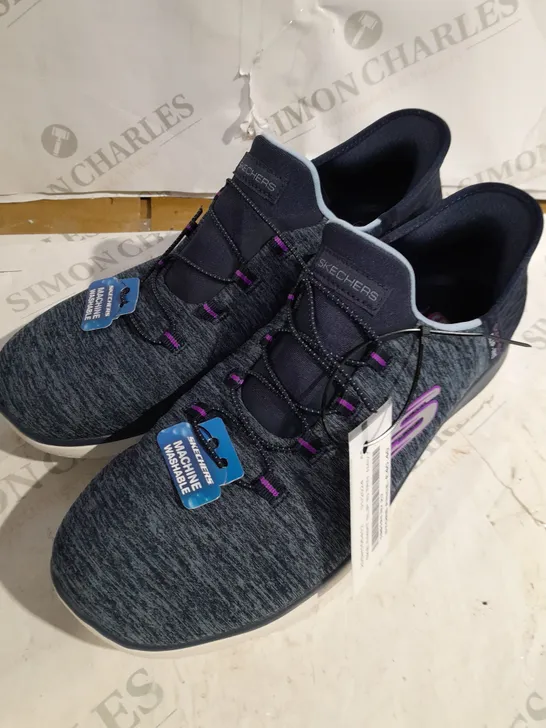 SKETCHERS RUNNING SHOES SIZE 7