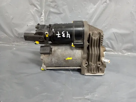 AIR SUSPENSION COMPRESSOR FOR AIR RIDE SPRINGS / COLLECTION ONLY 