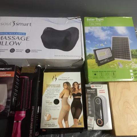 LOT OF APPROXIMATELY 13 ASSORTED HOUSEHOLD ITEMS TO INCLUDE SOLAR LIGHT, MASSAGE PILLOW AND CLUB DE NUIT OUD 