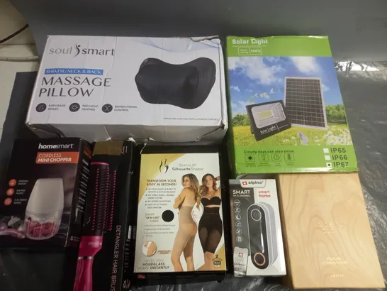 LOT OF APPROXIMATELY 13 ASSORTED HOUSEHOLD ITEMS TO INCLUDE SOLAR LIGHT, MASSAGE PILLOW AND CLUB DE NUIT OUD 