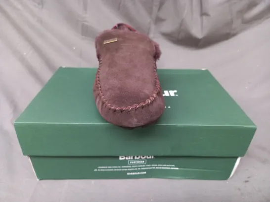 BOXED PAIR OF BARBOUR MONTY SLIPPERS IN BROWN SUEDE UK SIZE 8