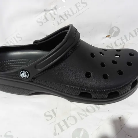 PAIR OF CROCS CLASSIC IN BLACK UK SIZE 13 