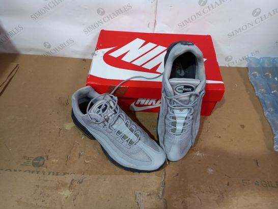 BOXED PAIR OF NIKE GREY TRAINERS SIZE 8