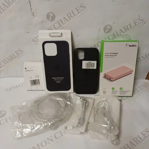 LOT OF APPROX 10 ASSORTED MOBILE PHONE ACCESSORIES TO INCLUDE APPLE WIRED EARPHONES, BELKIN POWER BANK, LIGHTNING TO USB CABLE, ETC