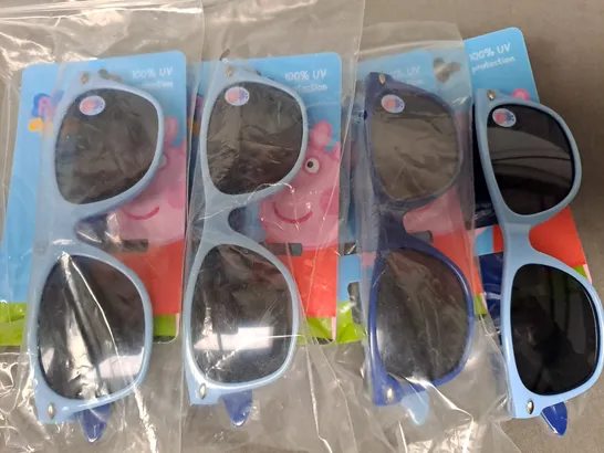 BOX OF APPROXIMATELY 20 ASSORTED PEPPA PIG KIDS GLASSES IN VARIOUS COLOURS - COLLECTION ONLY