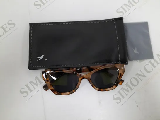 BOXED HUMMINGBIRD TORTOISE SHELL SUNGLASSES AND CLEANING CLOTH 